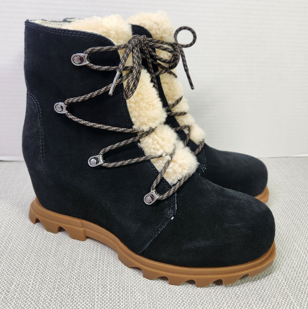 Sorel Joan of Arctic Size 10.5 Wedge Boots Lace Cozy Black Suede